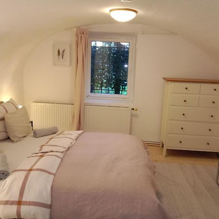 Apartment Mit 1 Schlafzimmer In Altstadthaus Sankt Veit an der Glan Ngoại thất bức ảnh