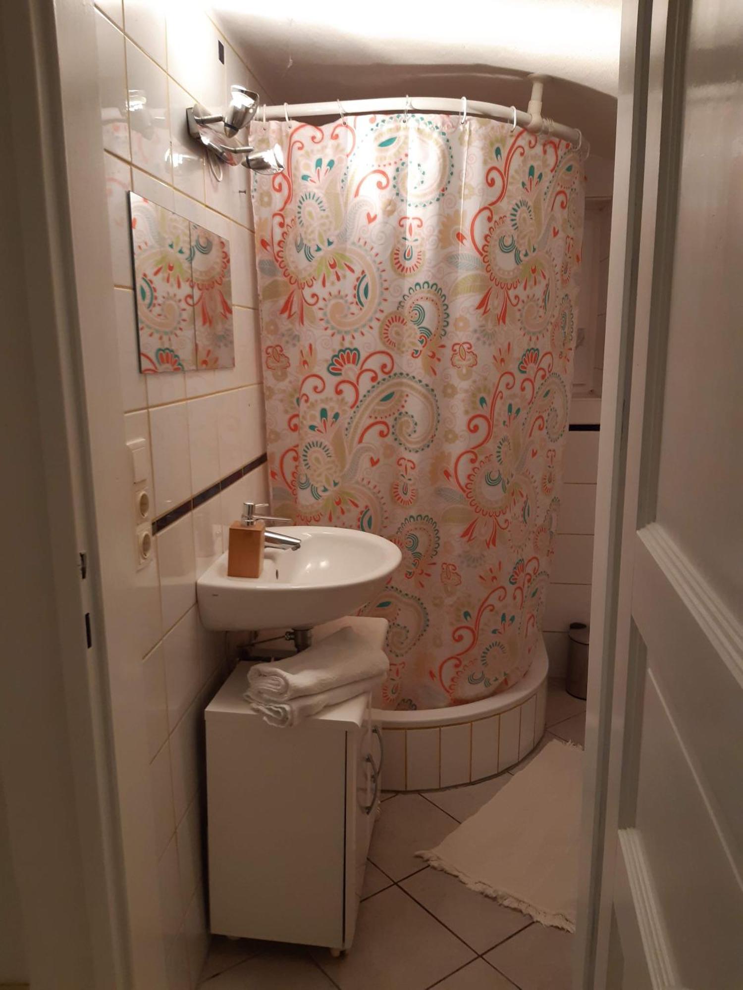 Apartment Mit 1 Schlafzimmer In Altstadthaus Sankt Veit an der Glan Ngoại thất bức ảnh